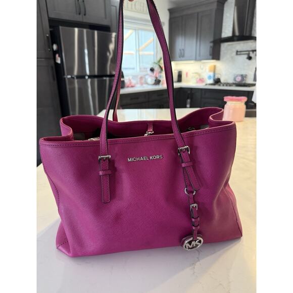 Michael Kors Dark PINK Large Jet Set Tote with Matching Wallet - Picture 14 of 16